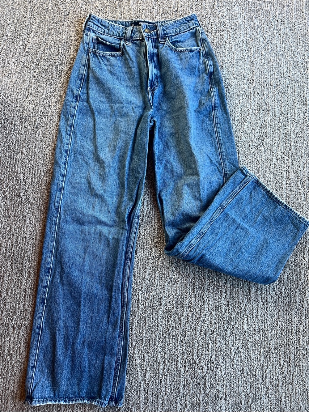 Hollister Ultra High-Ride Baggy Jeans
